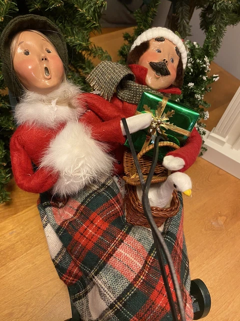 Buyers Choice Vintage 1995 Couple In a One Horse Drawn Sleigh. Mint Condition Buyers Choice Vintage 1995 Couple In a One Horse Drawn Sleigh. Mint Condition
