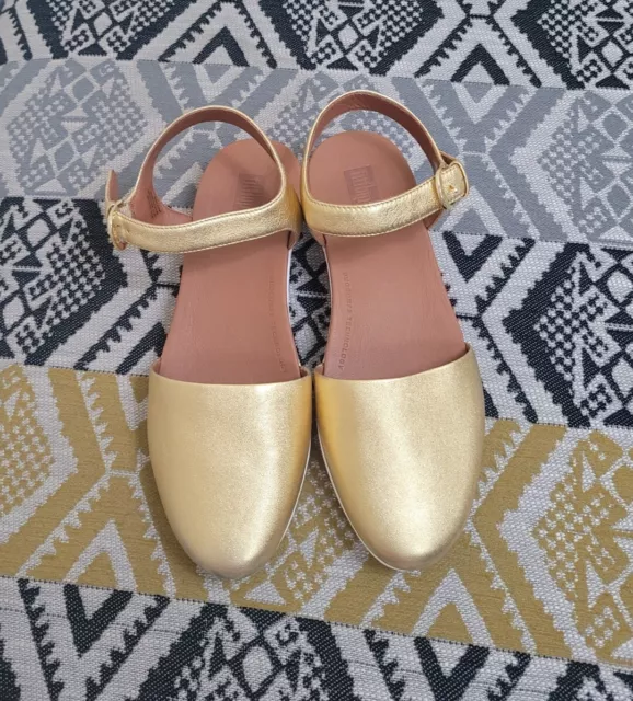Fitflop cova 2025 closed toe sandals