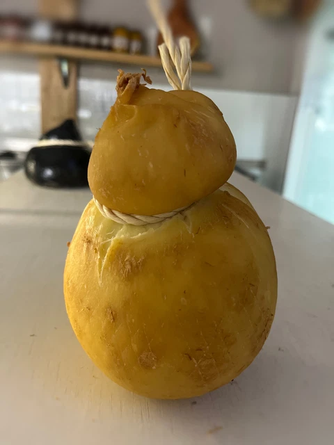 Caciocavallo di bufala affumicato
