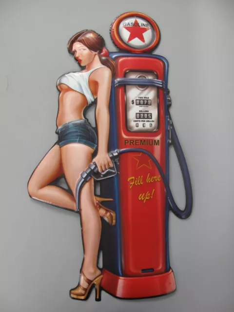 Vintage Blechschild Pin Up Zapfsäule Gas Pump Werkstatt Werbung Geprägt 80x43 cm