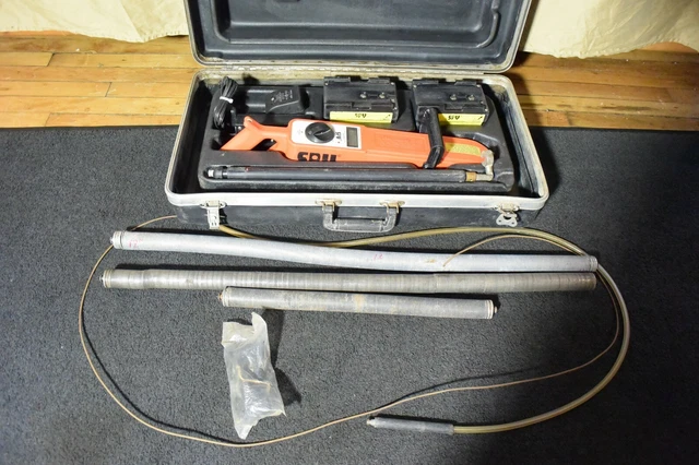 Spy Holiday Locator Set Model 785