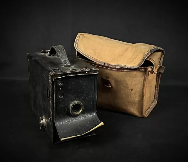 Ancien appareil photo Kodak n°2 A Brownie model C Circa 1924-33 avec étui