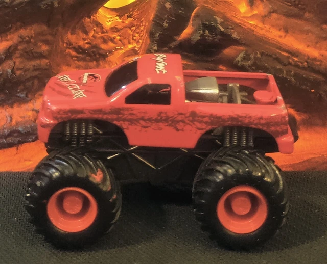 MUSCLE MACHINES MONSTER Bigfoot Jurassic Park "Jaw 2 Claw" Red Truck 1