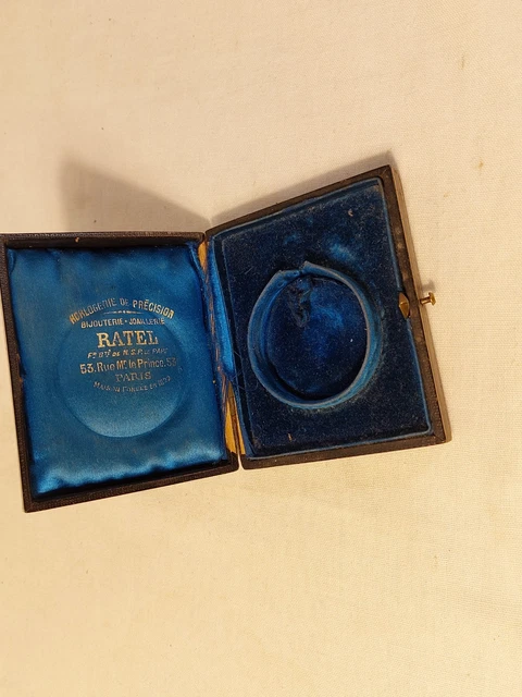 Belle Boîte à Bijoux Ancienne En Cuir Vert - Écrin Vintage Pour Broche Ou Bijoux