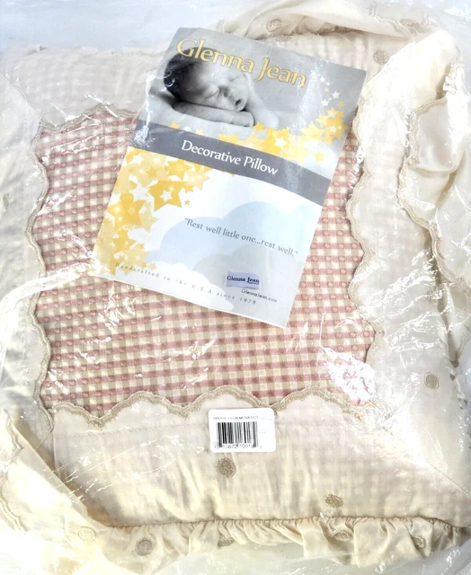 Almohada decorativa de jean para guardería Glenna 12 x 12 almohada cuadrada suave, hecha en EE. UU.