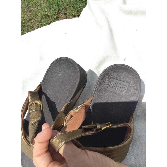 Fitflop womens slingback sandal size 9 gold strap black cushion crisscross wedge 3