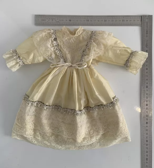 Belle Robe En Soie Et Dentelle Pour Poupee Ancienne Jumeau, Bru, Steiner, Sfbj