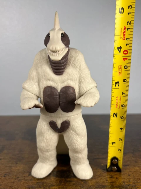 Bandai kaiju Ultra Monster Series 500 No 30 Snowgon RARE US STOCK