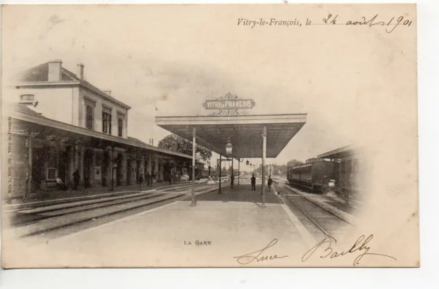 VITRY LE FRANCOIS - Marne - CPA 51 - la gare - un train en gare - carte 1900
