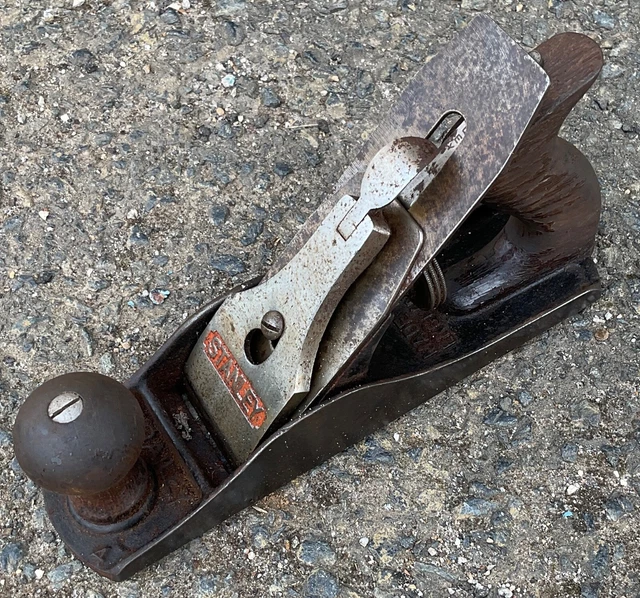 Vintage Stanley Bailey No. 4 Smoothing Plane Carpenters Tool Made in England