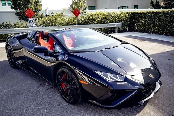 2021 Lamborghini Huracan EVO RWD Spyder Convertible 2D