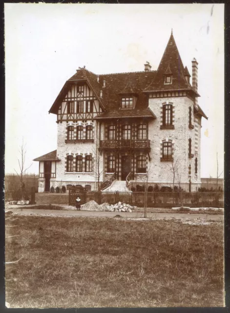 photo ancienne . Chalet de Monsieur le Baron Rivière . 1902