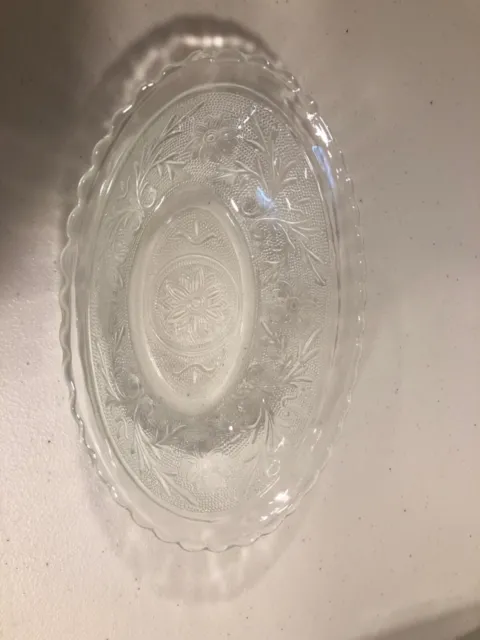 Oval Clear Glass Relish Serving Bowl Dish Pressed Glassware Ruffle Rim 8 1/2 x 6