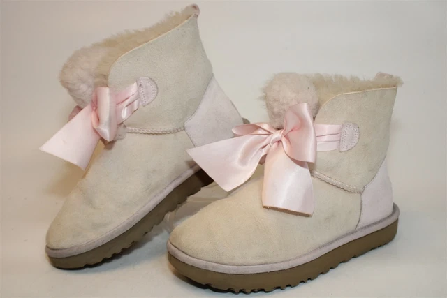 UGG AUSTRALIA UGGS Womens 7 38 Gita Bow Mini Pink Sheepskin Bootie