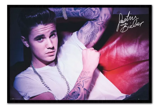 88849 Justin Bieber On Couch Wall Print Poster Plakat