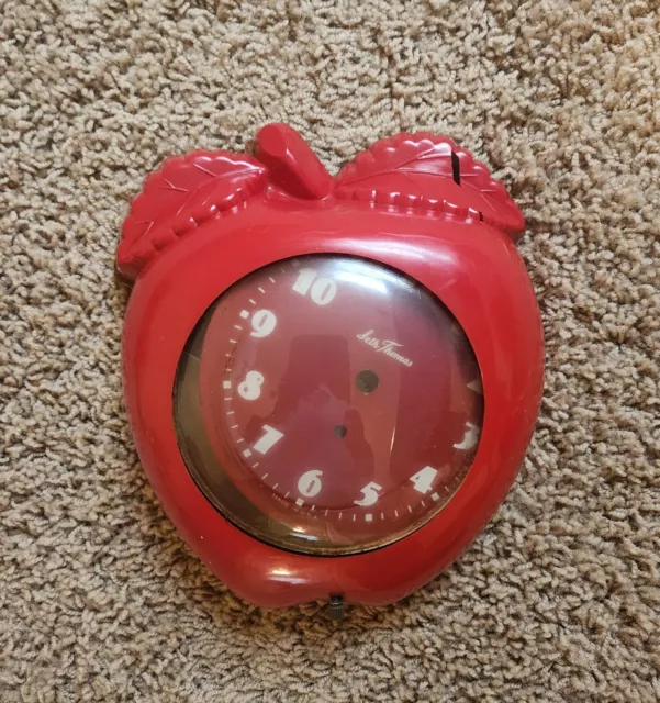 Seth Thomas red apple kitchen CLOCK  fixer-upper or parts