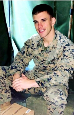 Super Hot Handsome Male Military Hunk Soldier in Gear On Tank 4X6 PHOTO C2128 