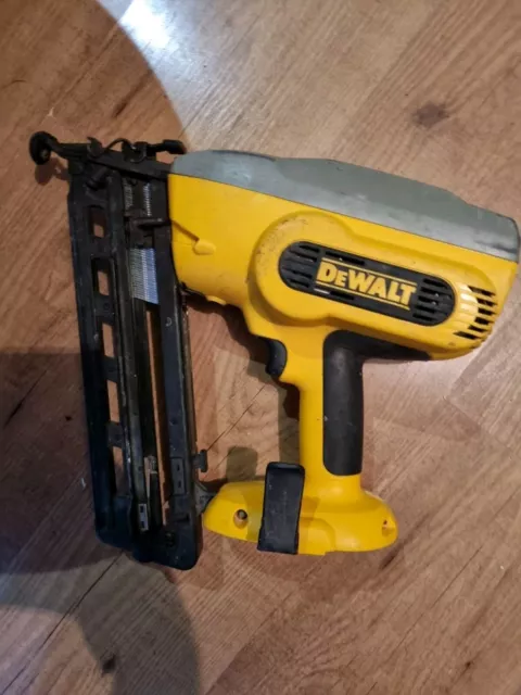 DEWALT 18V NAIL Gun DC618 body only god working order 134.13 PicClick UK