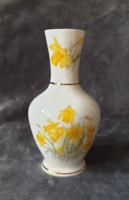 Pretty Welsh Bone China Posy Vase White & Yellow Daffodils Floral Pattern H6"