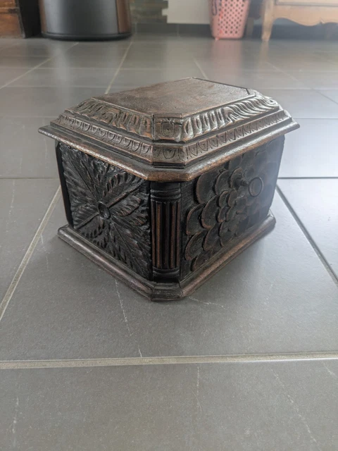 Coffret Ancien En Bois Avec Sa Clé - Objet Vintage De Décoration Ou De Rangement, D'occasion