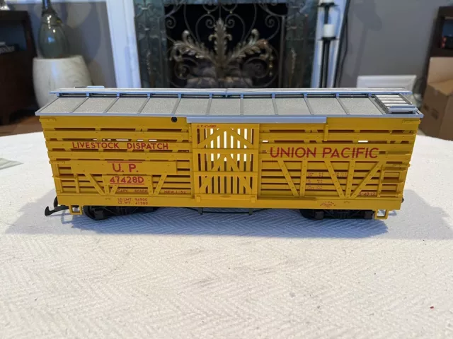 LGB 48681-03 G Scale Union Pacific Stock Car.