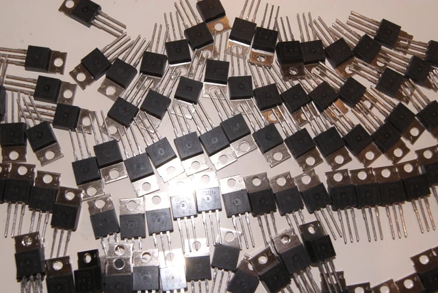 LOT DE 100 transistor mosfet bts121a , to220 , 100v , 13A EUR 1,00 ...