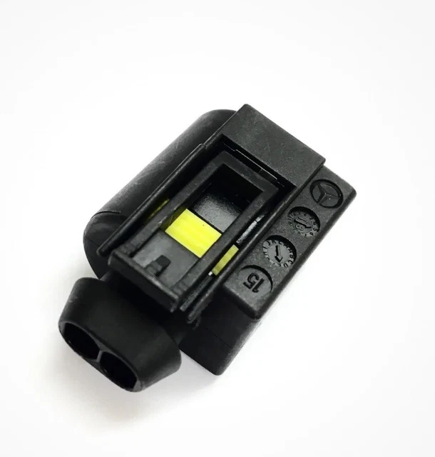 Original Mercedes-Benz Jack Receptacle Plug For V-Class Vito 639 447 - A6395830046
