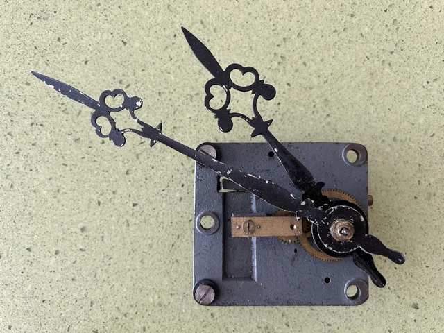 Pendule Coucou Suisse Lötscher NEUVE Swiss Made