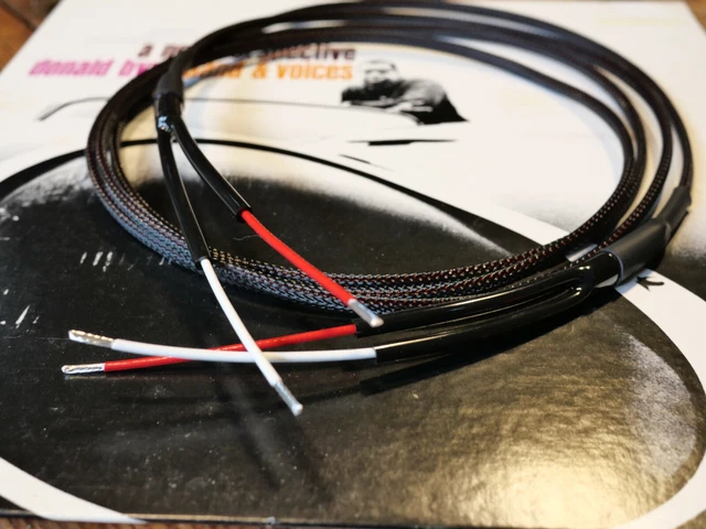 Basics Câble de haut-parleur avec fiches bananes plaquées or 16 AWG, certifié CL2 avec embouts banane plaqués or (4 mm), 99,9 % sans oxygène, 1,8 m, noir