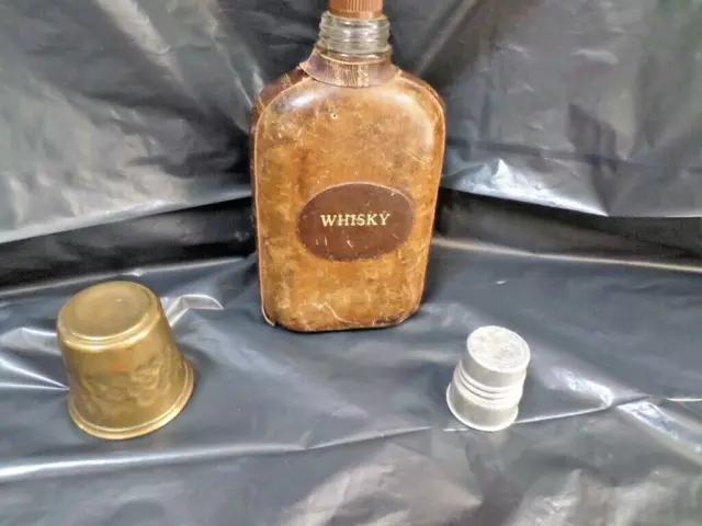 Flasque à alcool whisky bouteille recouverte de cuir marron