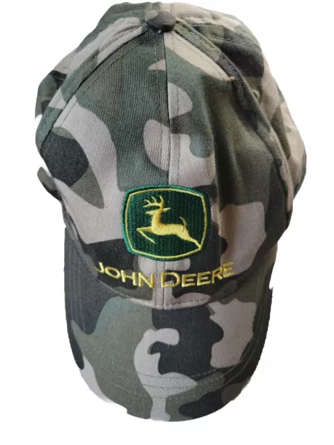 Men's Official John Deer Camo Adjustable Baseball Cap Hat. Size S/M NWOT