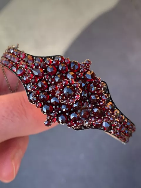 Garnet gold garnet bracelet, Victorian