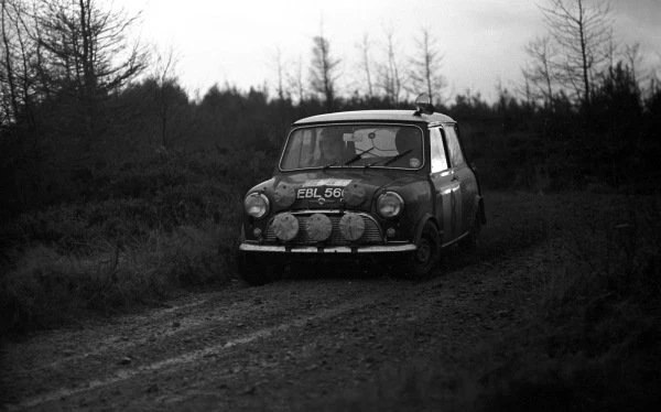 PADDY HOPKIRK & Henry Liddon Mini-Cooper S RAC Rally 1965 Old Racing ...