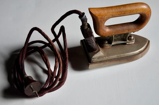 Fer à Repasser électrique Cupido Vintage Des Années 60 – Avec Sac, état Occasion Mais Fonctionnel