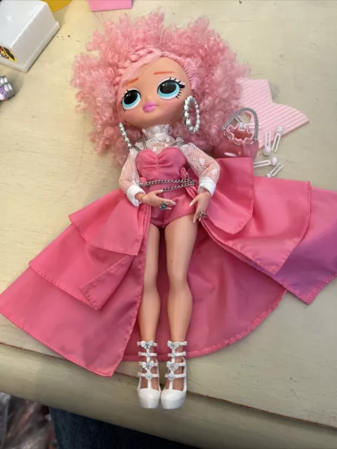 ☆☆Miss Celebrate - LOL Surprise OMG Present Surprise Series 2 Fashion Doll ☆☆