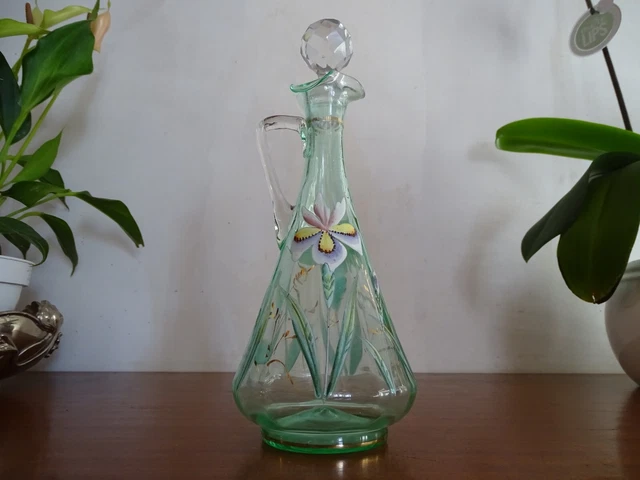 Ancienne carafe en verre émaillée de fleurs -  Legras ? Verrerie Saint Denis ?