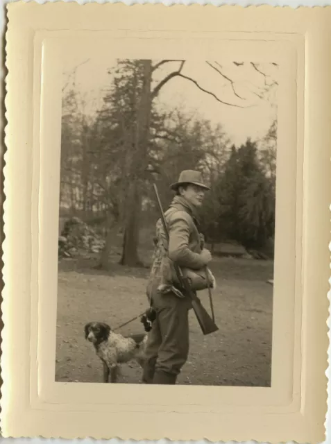 Photo Ancienne - Vintage Snapshot - Chasseur Chasse Chien Trophée Fusil -Hunting