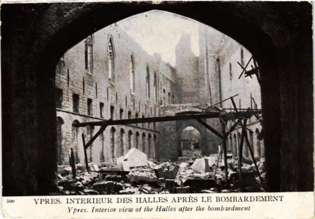 CPA MILITAIRE Ypres-Intérieur des Halles aprés le bombardement (316062)