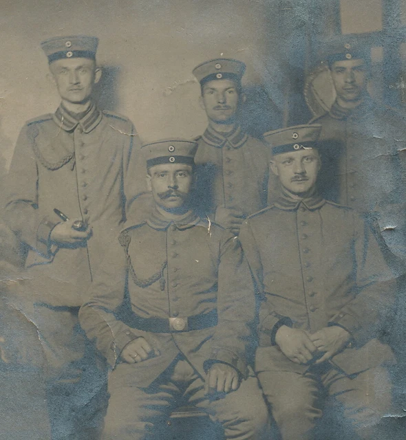Foto auf Pappe - Garde Jäger oder Garde-Maschinengewehr-Abteilung Nr. 1 Feldgrau