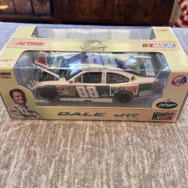 Dale Earnhardt Jr #88 Garde Nationale 2008 Impala SS 1:24 – Miniature NASCAR