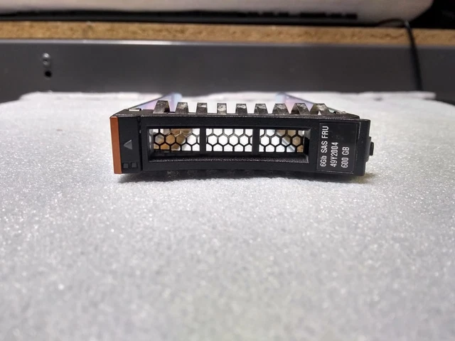44T2216 LENOVO/IBM X3650, X3550, X3500, X3400 M2 2.5" SFF/ Drive Tray Caddy.