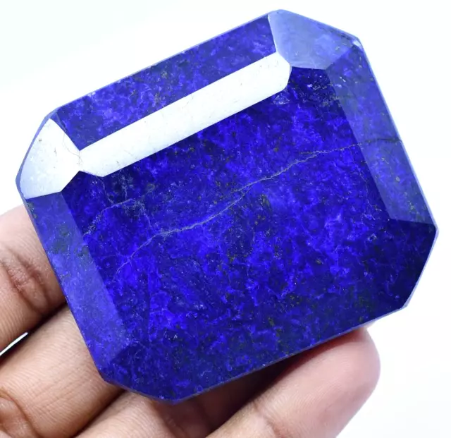 672.5 Ct Natural Huge Sapphire Certified Museum Grade Emerald Treated Gemstone