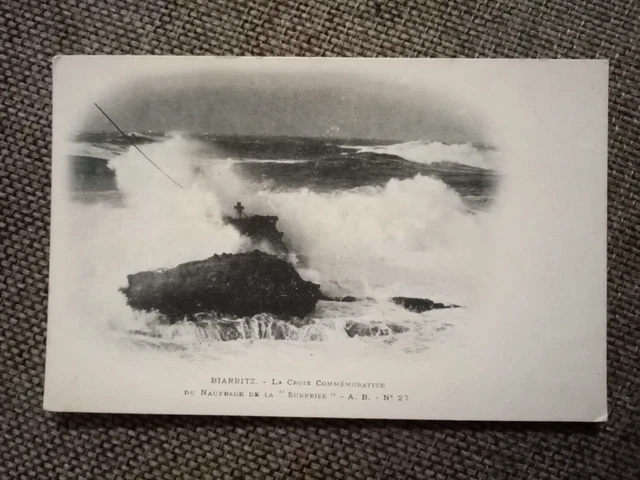 Cpa Biarritz The Cross Commemorative Of The Shipwreck Of Surprise