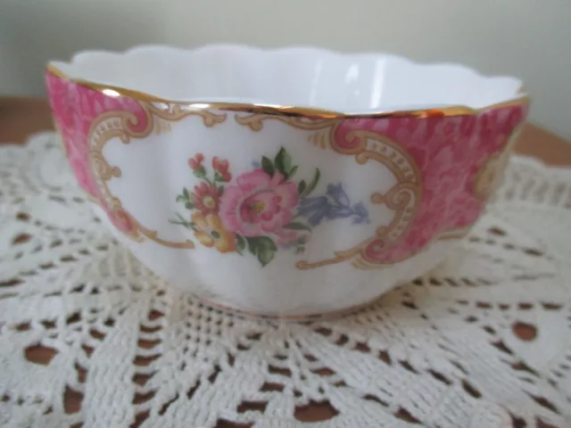 Very Pretty Royal Albert  Lady Carlyle China  Fluted Edge Sugar Bowlsugar Bowl