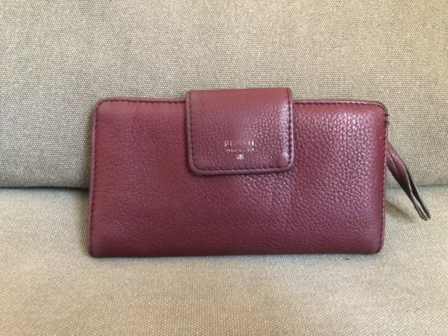 Fossil Women's Sydney Wallet RFID Burgundy Pebbled Leather Bifold Tab Clutch