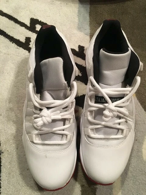 Jordan 11 blanche et rouge deals