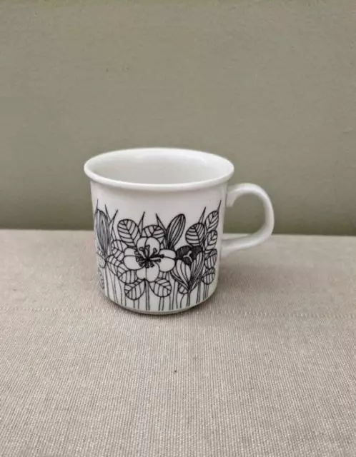 Arabia Finland Esteri Tomula KROKUS BLACK Tea Cup NO SAUCER 2-1/4"