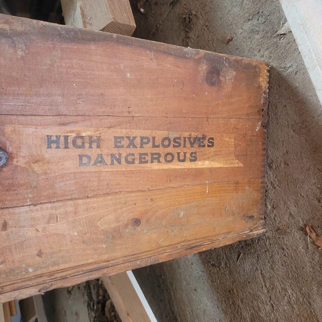 Antique / Vintage Trojan Dynamite Dovetailed Wood  Box. Good condition 3