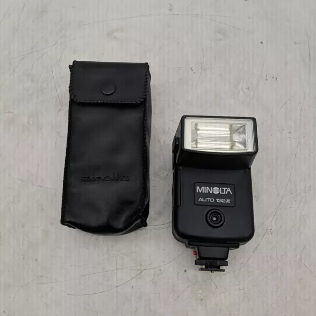 Minolta Auto 132X Shoe Mount Flash with case