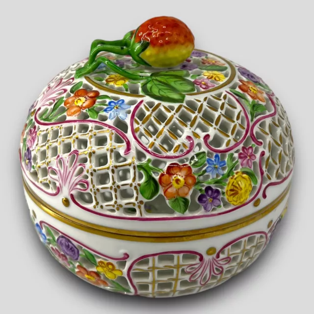 Herend Hungary Reticulated Bowl Box Bon Bon Potpourri Strawberry Finial #6212